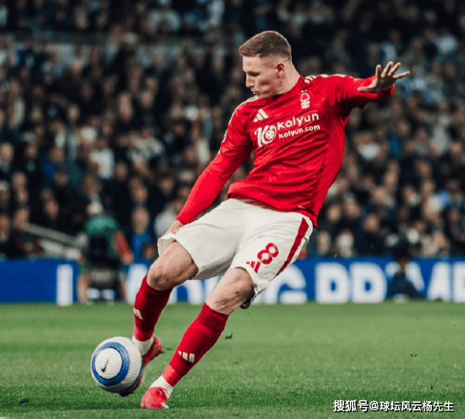 惨遭赛季双杀！热刺1-2不敌诺丁汉森林诺丁汉森林，诺丁汉森林升至英超第三