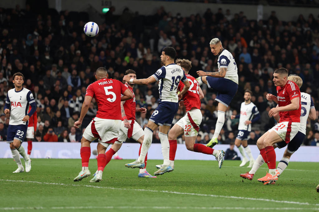 体坛联播｜利兹联、伯恩利重返英超利兹联，北京淘汰北控队晋级四强