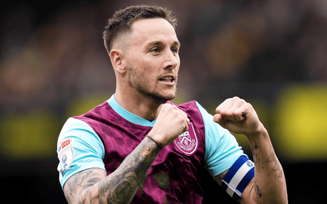 英冠：伯恩利vs谢菲尔德联队伯恩利，直接升级名额之争