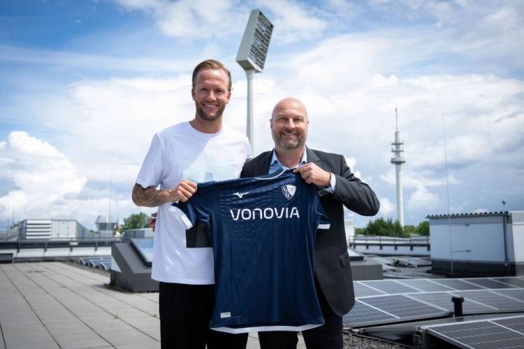 官方：波鸿从柏林联签下33岁后卫福格特柏林联，双方签约至2027年