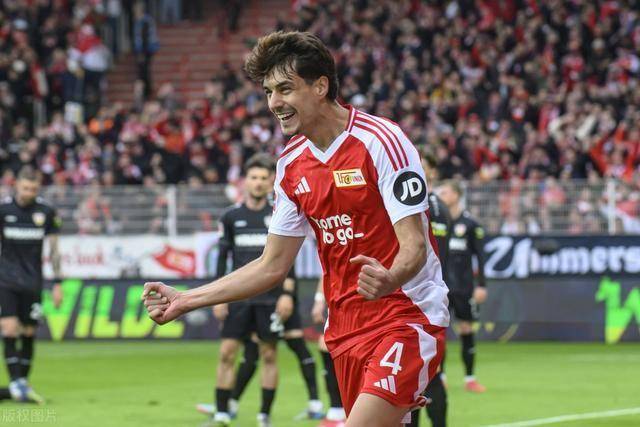 周五010德甲：斯图加特VS海登海姆海登海姆，海登海姆防反能否逆袭？