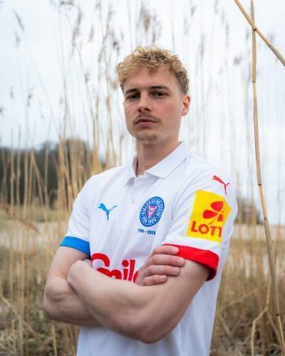 荷尔斯泰因基尔队发布125 周年纪念版球衣