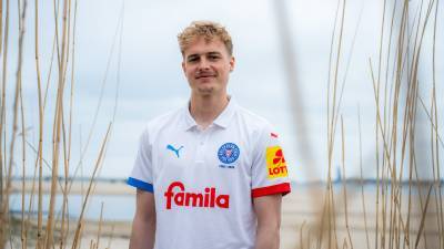 荷尔斯泰因基尔队发布125 周年纪念版球衣