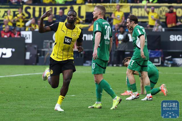 足球丨德甲：多特蒙德胜门兴格拉德巴赫