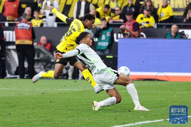 足球 | 德甲：多特蒙德胜沃尔夫斯堡