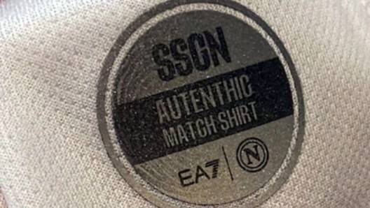 那不勒斯回应球衣错版：不改了那不勒斯，让它证明努力工作的人也可能犯错