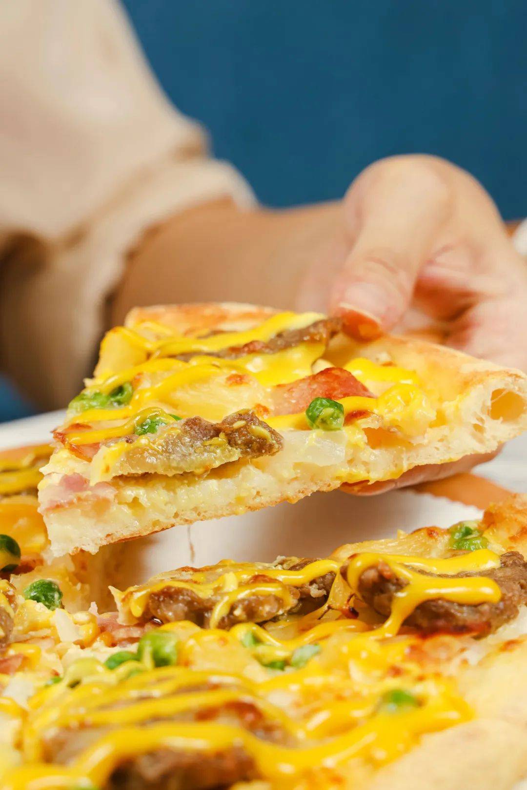 比萨星人速冲！达美乐比萨限时买一送一*比萨，美味加倍享！