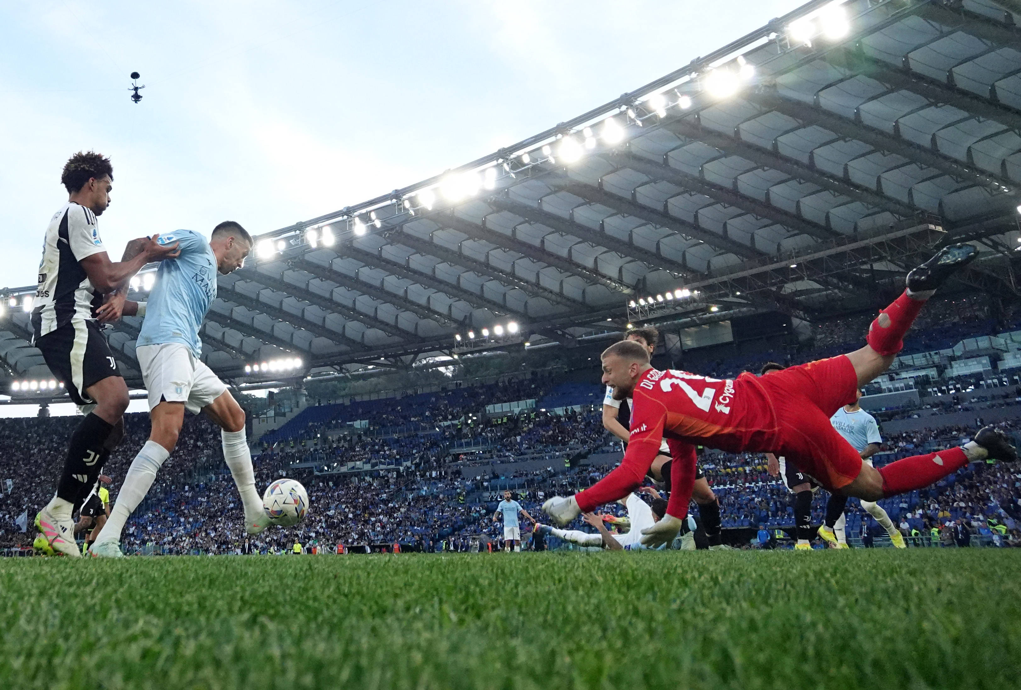 意甲 | 拉齐奥“绝平”十人尤文图斯