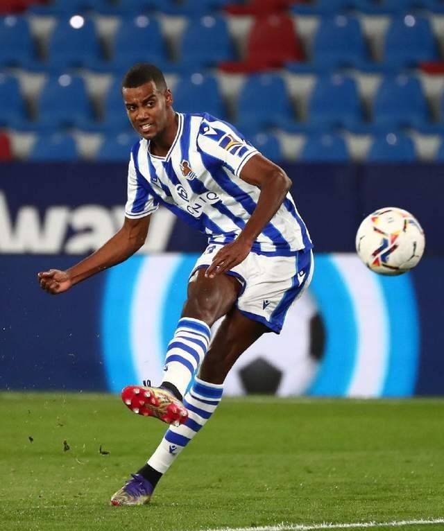 西甲-皇家社会1-2塞尔塔：卖球星皇社无雄心塞尔塔，塞尔塔争欧联资格|前瞻