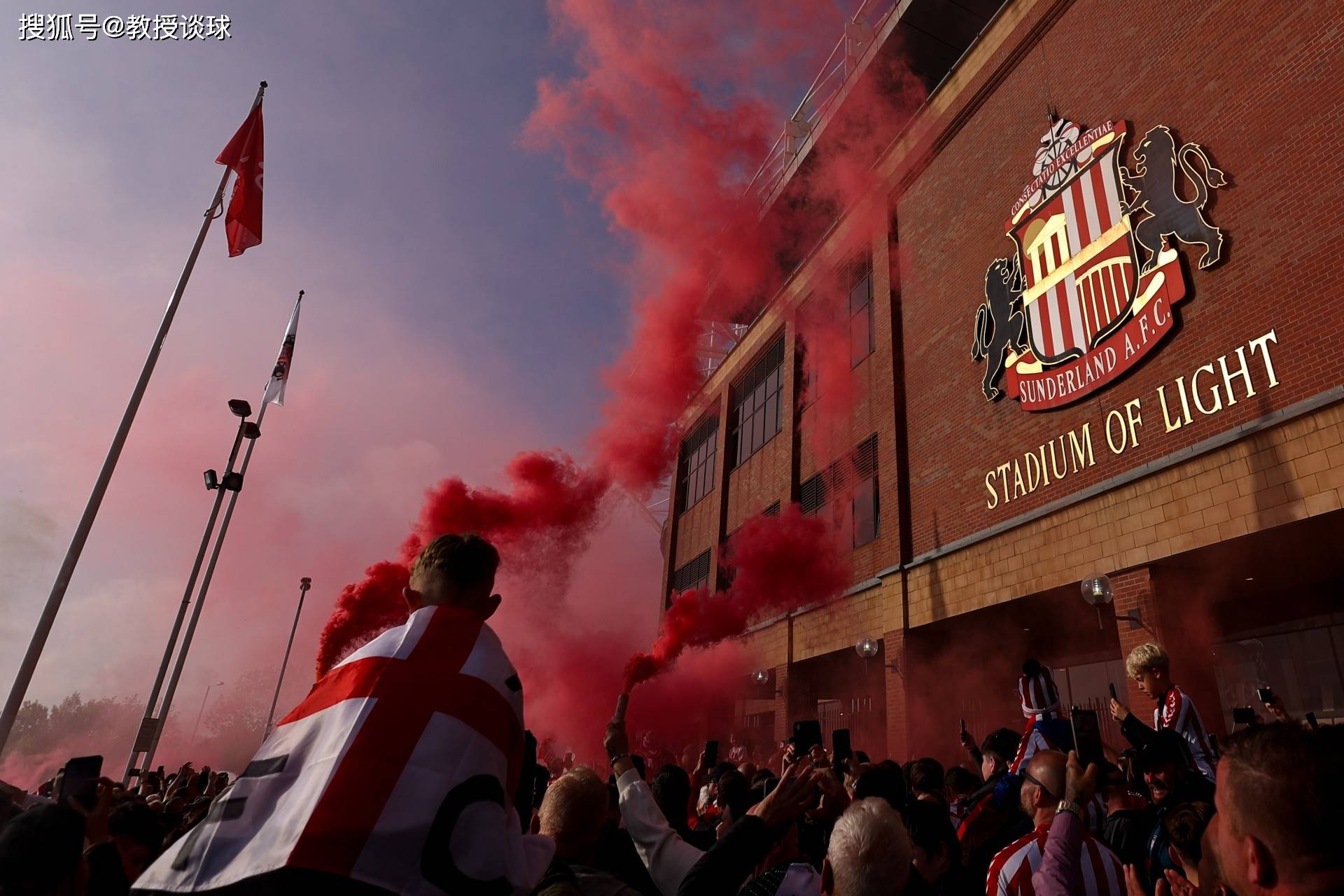 英超：桑德兰vs西汉姆桑德兰，八年饮冰，热血难凉！黑猫，欢迎回家！