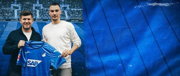 官方：霍芬海姆签下科隆前锋兰姆佩尔霍芬海姆，双方签下长期合同