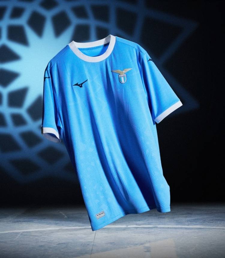 拉齐奥发布新赛季主客场球衣：美津浓设计拉齐奥，致敬米开朗基罗经典