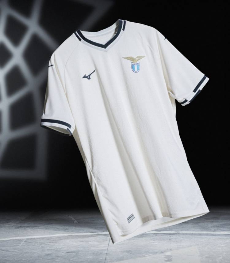 拉齐奥发布新赛季主客场球衣：美津浓设计拉齐奥，致敬米开朗基罗经典