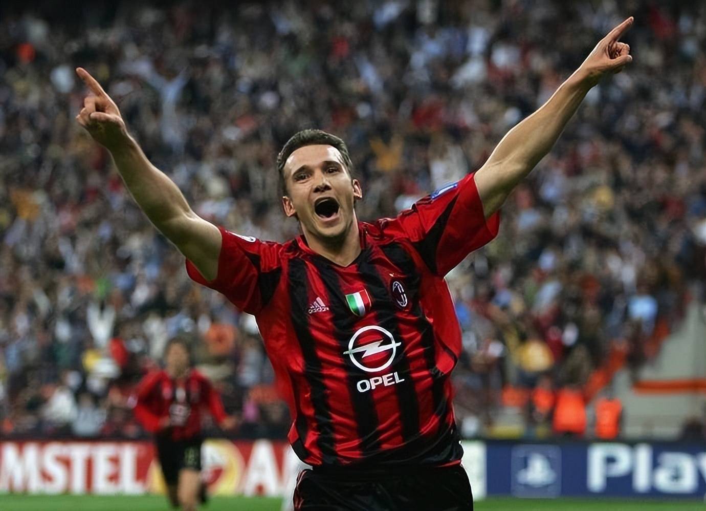 【资料】AC米兰2004-2005赛季欧冠半决赛胜埃因霍温AC米兰，决赛负利物浦【AC米兰资料】【足球资料】