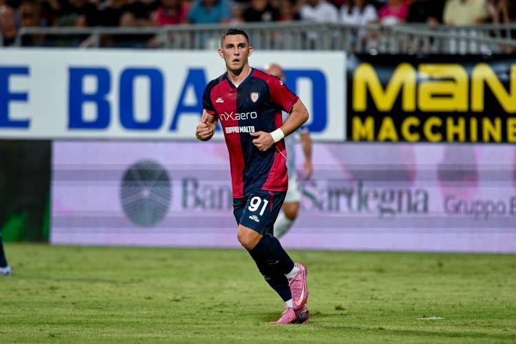 佛罗伦萨官方：卡利亚里前锋皮科利加盟佛罗伦萨，据悉转会费总价2700万欧