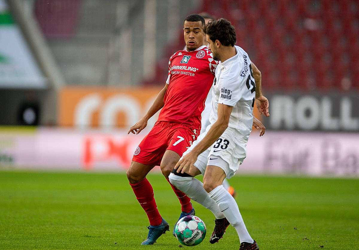 沃尔夫斯堡主场表现不佳沃尔夫斯堡，美因茨周中欧会杯逆转成功！