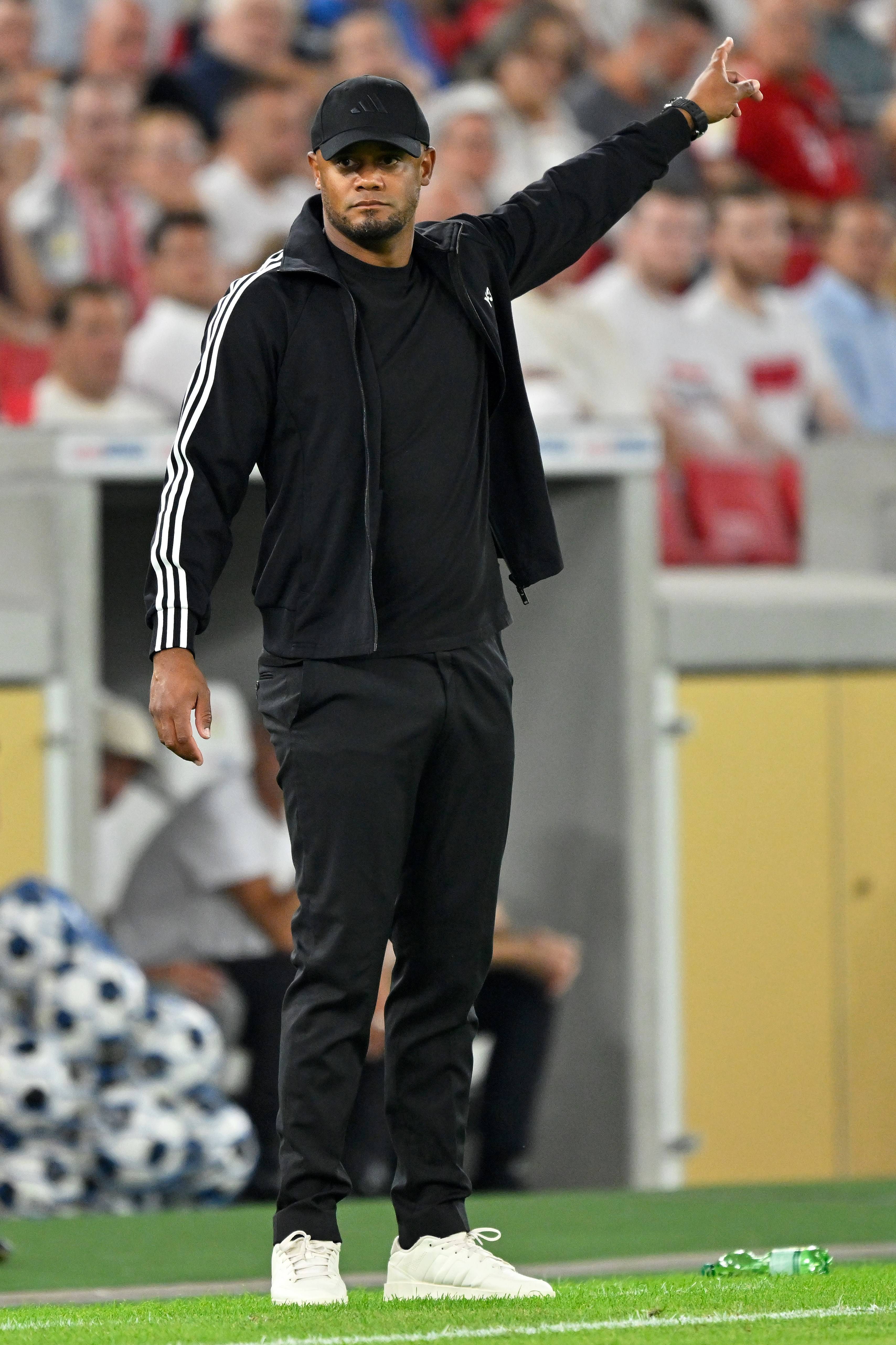 （体育）足球——弗朗茨·贝肯鲍尔超级杯：拜仁慕尼黑夺冠