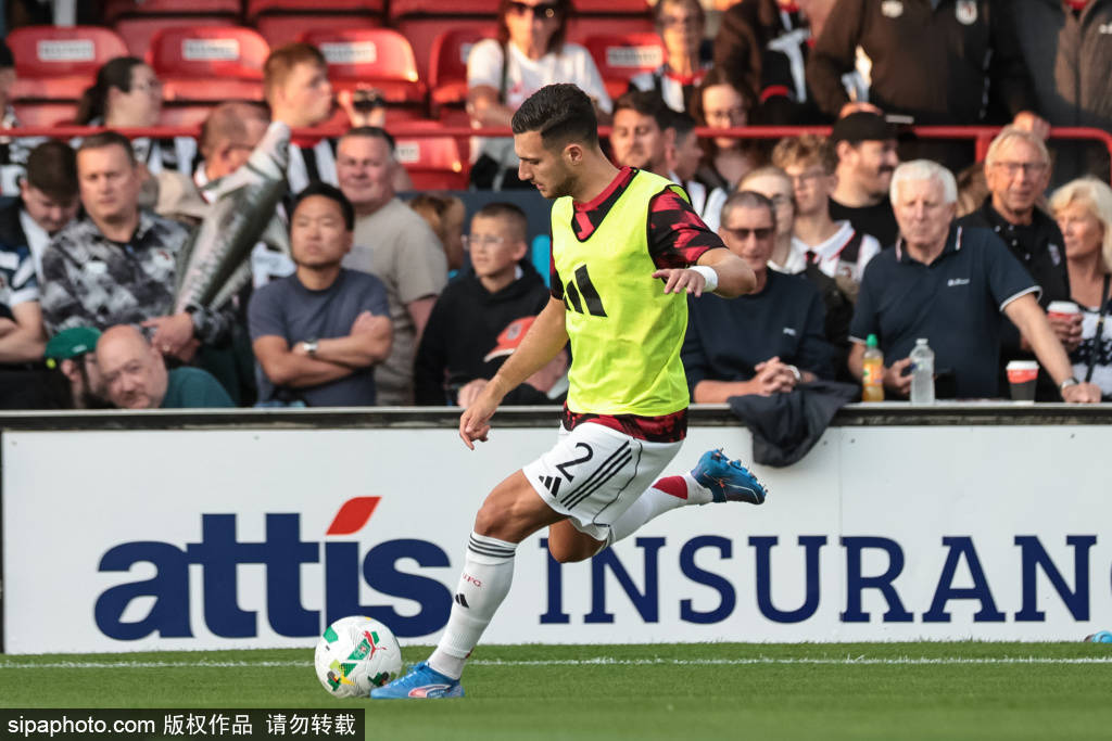 曼联惨遭低级别球队淘汰拜耳勒沃库森，拜耳勒沃库森火上浇油