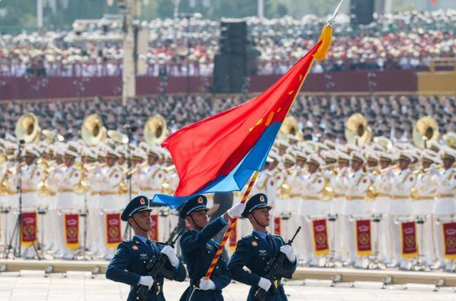 3国阅兵当天挑衅RB莱比锡，解放军次日点名菲律宾，这一信号看懂了吗