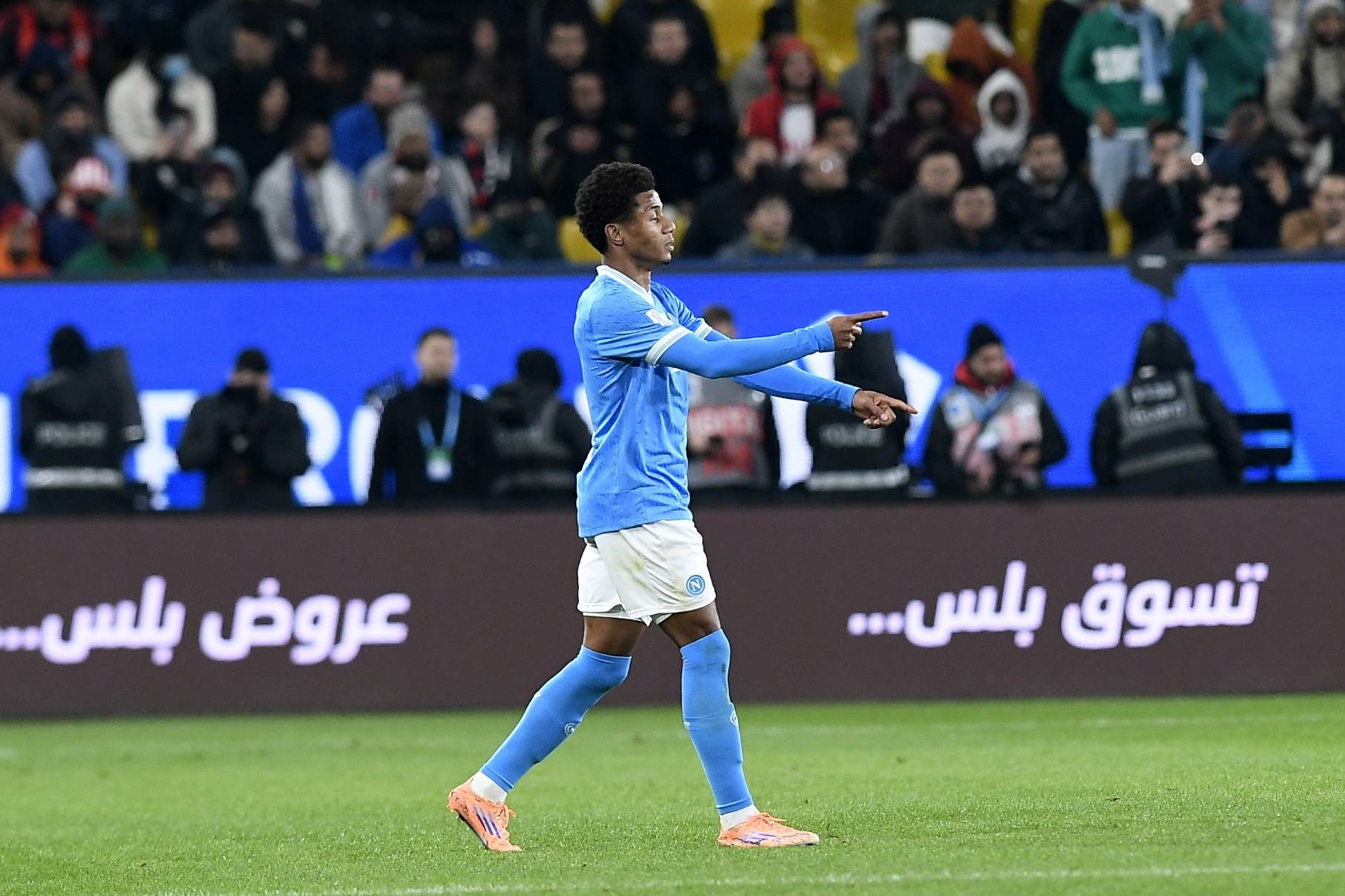 （外代二线）足球——意大利超级杯：那不勒斯晋级决赛