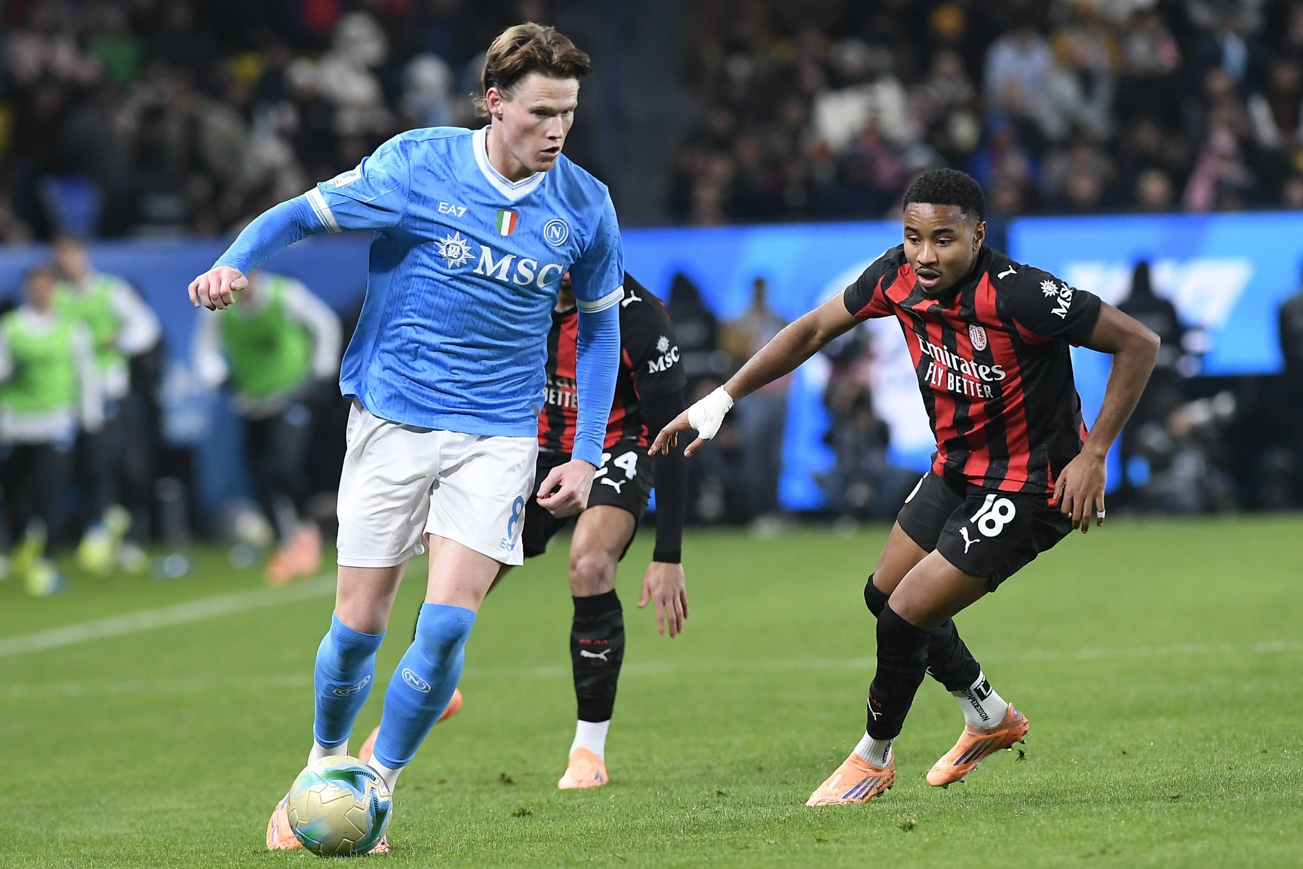 （外代二线）足球——意大利超级杯：那不勒斯晋级决赛