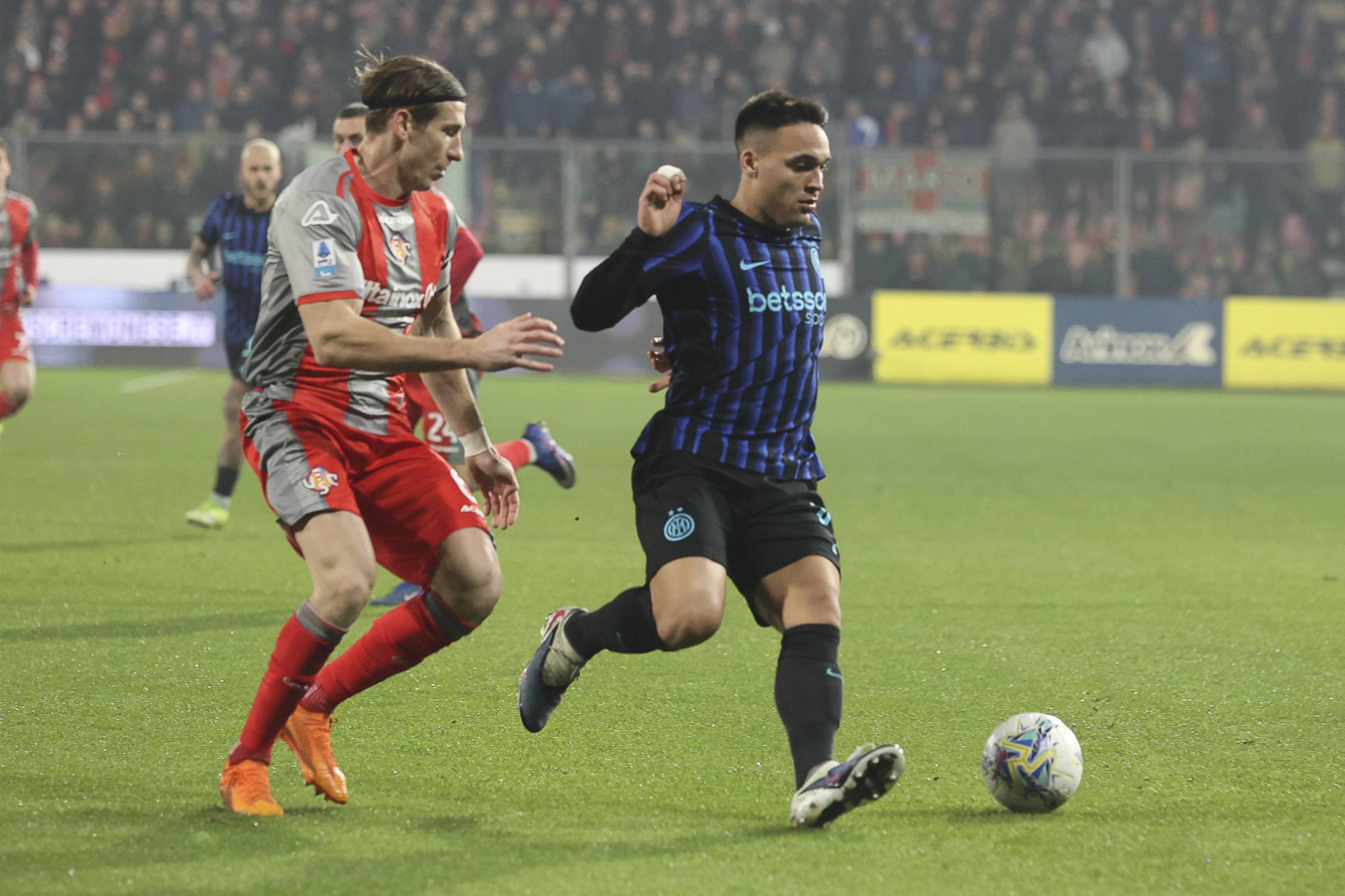 （外代二线）足球——意甲联赛：国米胜克雷莫纳