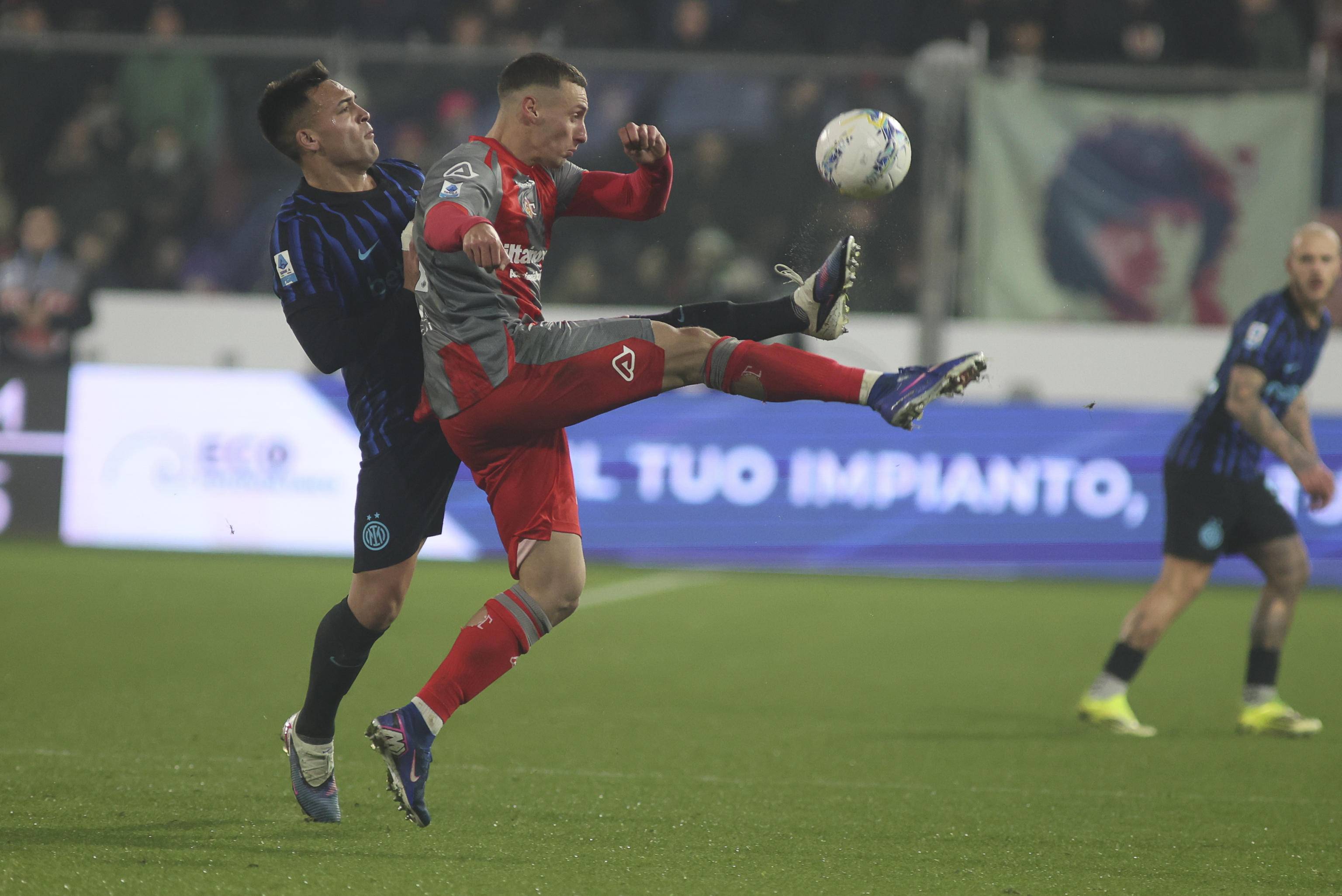 （外代二线）足球——意甲联赛：国米胜克雷莫纳